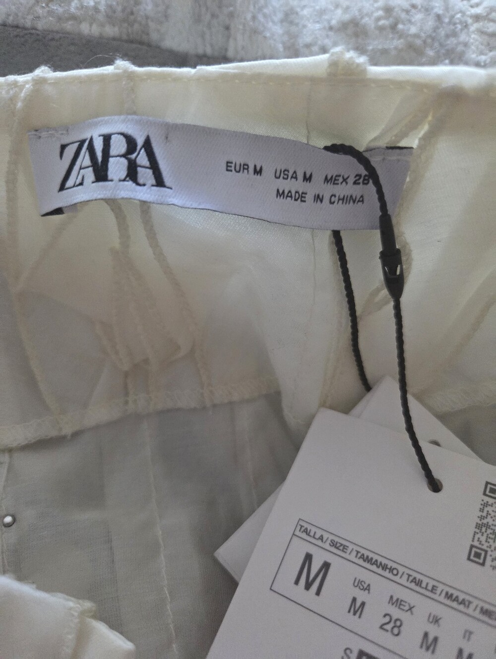 RARE Zara Womens Appliques Ruffled Jacket with Beads & Ruffles Size M #3920/119 - Picture 2 of 12